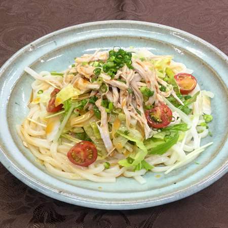 ピリ辛胡麻だれサラダうどん