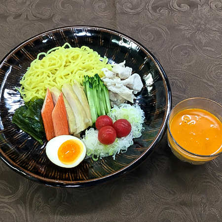 ざくろの胡麻だれつけめん