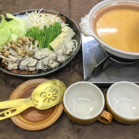 かき鍋　～白味噌仕立胡麻だれ風味～